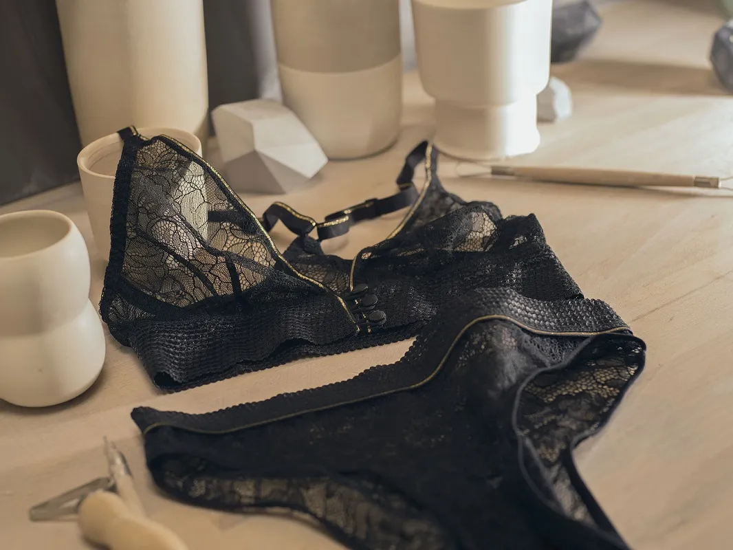 Zwarte kanten lingerie