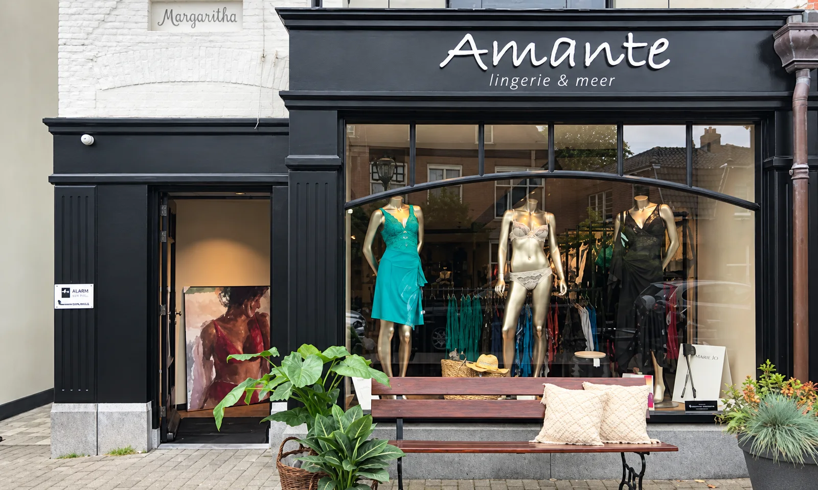 De winkel van Amante aan De Kempenaerstraat in Oegstgeest